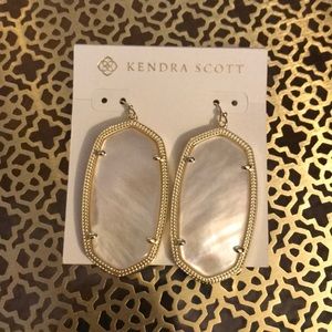 Kendra Scott Danielle Earrings - Ivory MOP